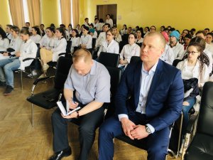 Член общественного совета при УВД по САО Роман Котов вместе с полицейским севера столицы провели профилактическую лекцию в колледже