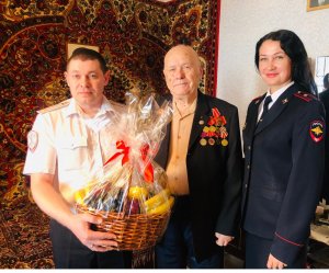 Руководители УВД по САО поздравили ветеранов Великой Отечественной войны