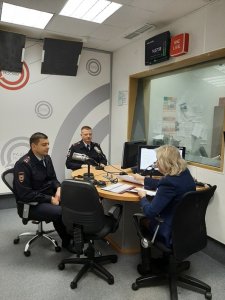 Руководители УВД по САО  рассказали радиослушателям в прямом эфире на радио Москвы о способах защиты от мошенников