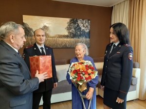 Руководство УВД Северного округа столицы поздравило ветерана органов внутренних дел с 90-летием