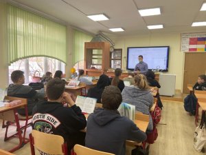 Полицейские севера Москвы провели профилактическое мероприятие в школе
