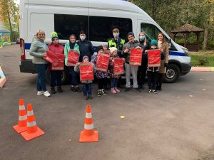 Полицейские Севера Москвы посетили Центр поддержки семьи и детства