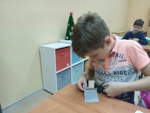 Сотрудники ГИБДД Северного округа Москвы вместе с детьми изготовили полезные подарки ко Дню матери