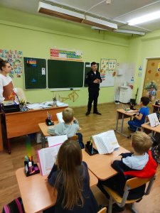 Сотрудники ОГИБДД Северного округа Москвы  напомнили школьникам о Правилах дорожного движения