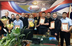 Руководство УВД по САО наградило полицейских-победителей городского чемпионата по самбо среди мужчин и женщин
